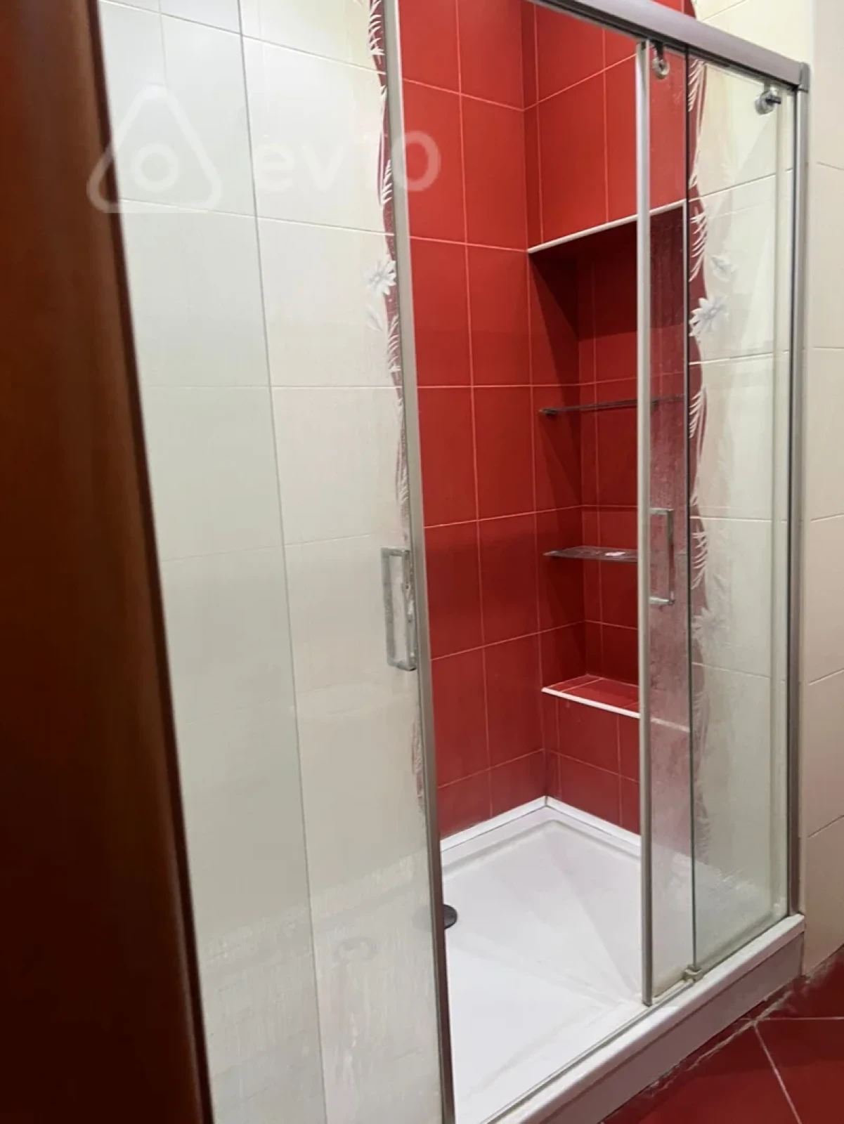 Kirayə verilir 2 otaqlı yeni tikili 85 m²