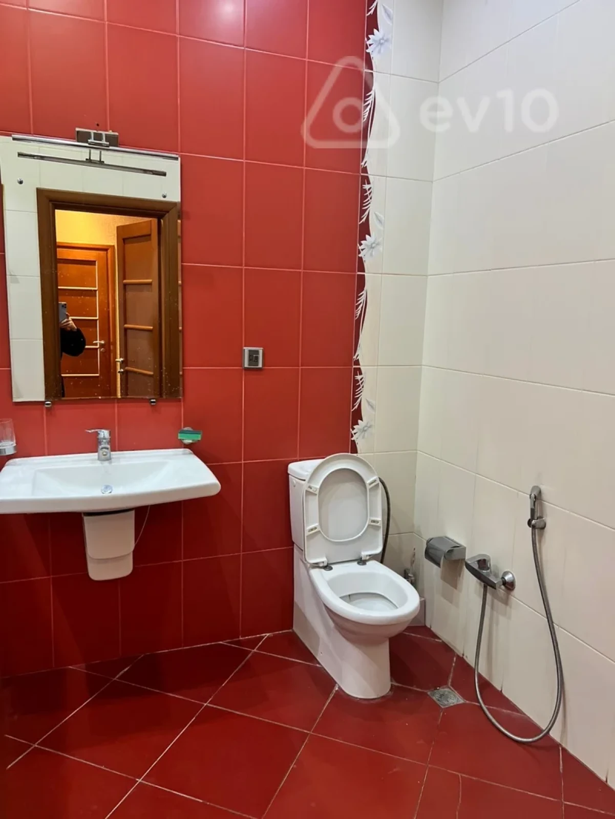 Kirayə verilir 2 otaqlı yeni tikili 85 m²