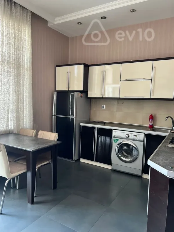 Kirayə verilir 2 otaqlı yeni tikili 85 m²