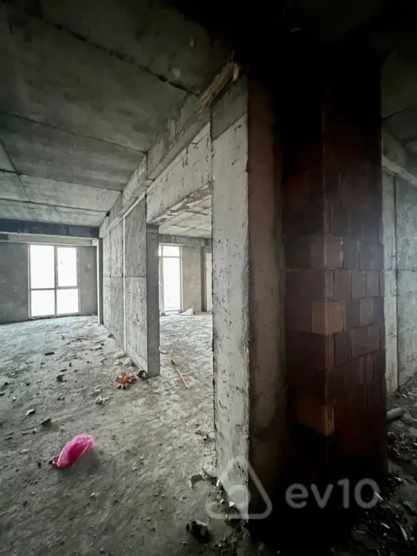 Satılır 4 otaqlı yeni tikili 190 m²