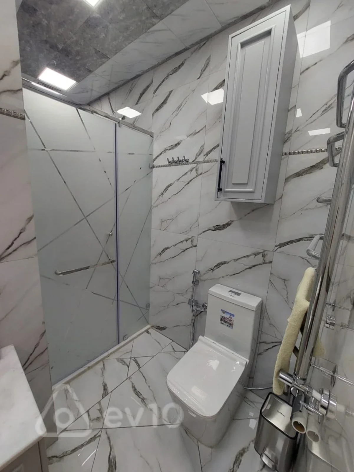 Kirayə verilir 3 otaqlı yeni tikili 136 m²