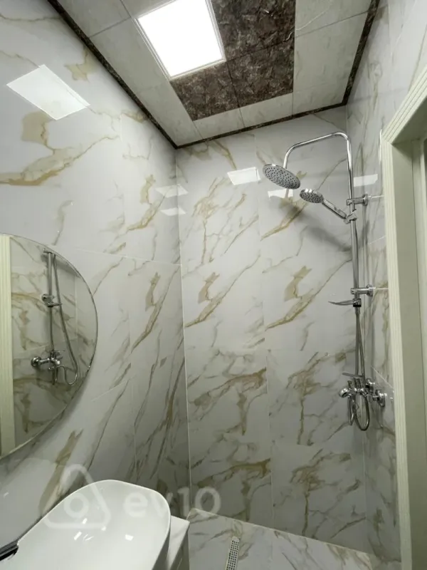 Kirayə verilir 3 otaqlı yeni tikili 136 m²