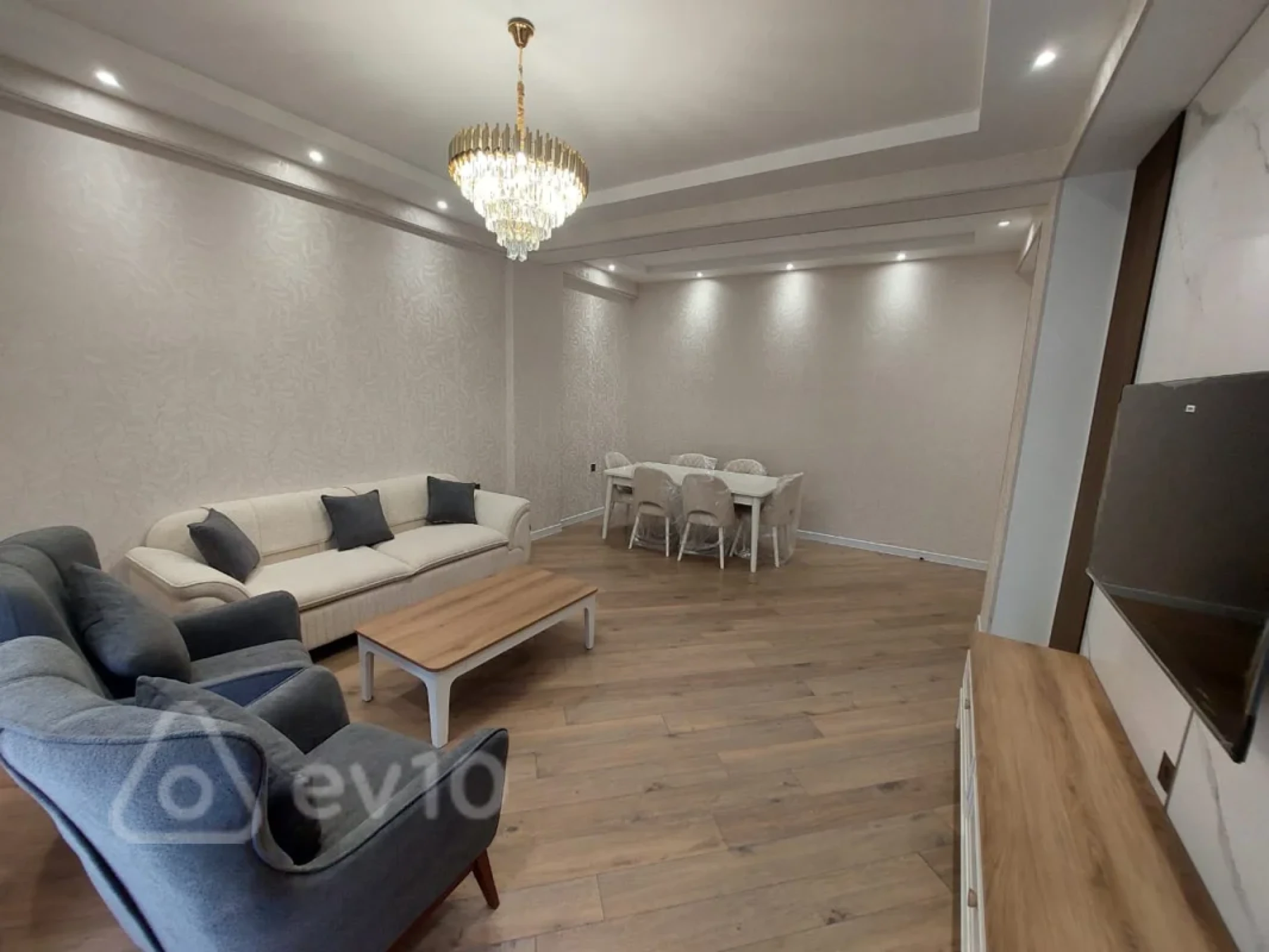 Kirayə verilir 3 otaqlı yeni tikili 136 m²