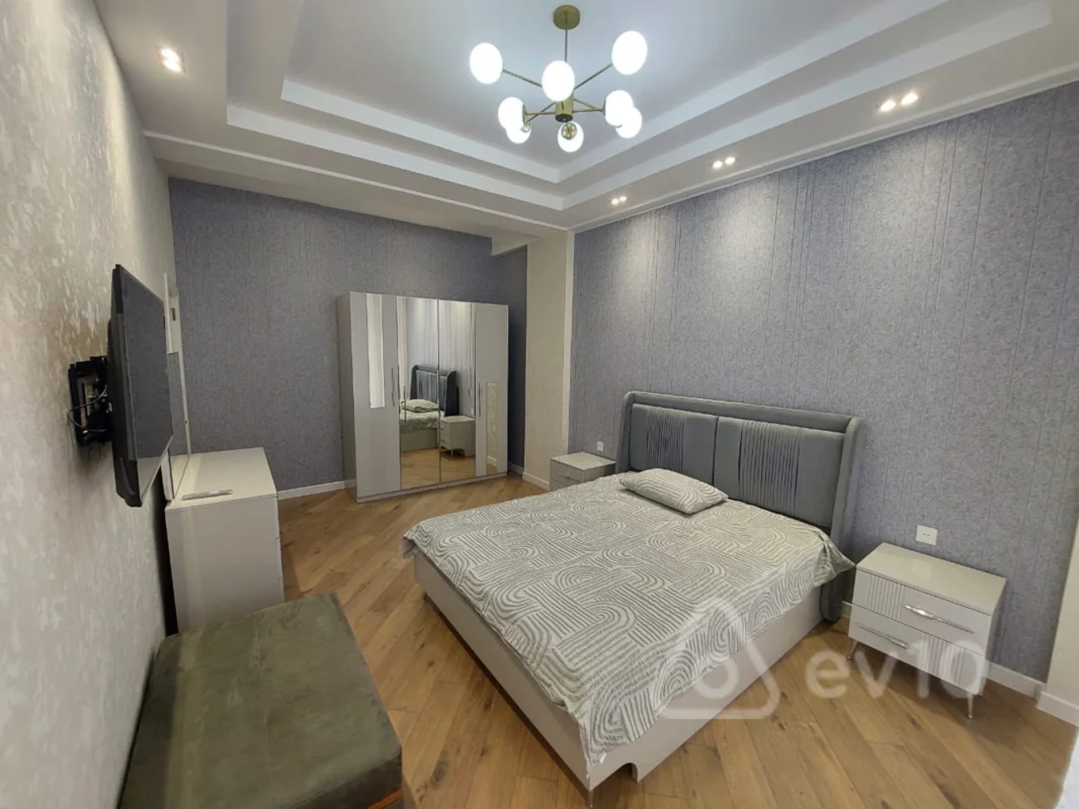 Kirayə verilir 3 otaqlı yeni tikili 136 m²