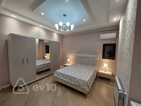 Kirayə verilir 3 otaqlı yeni tikili 136 m²