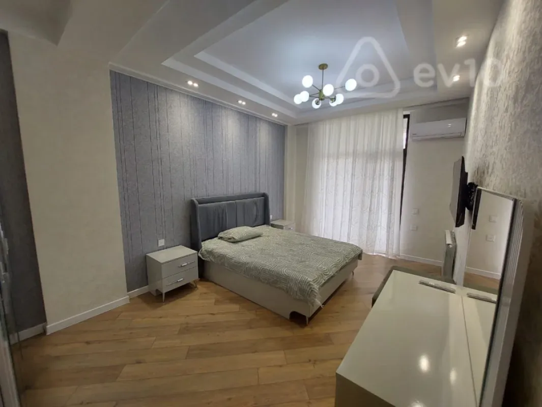 Kirayə verilir 3 otaqlı yeni tikili 136 m²