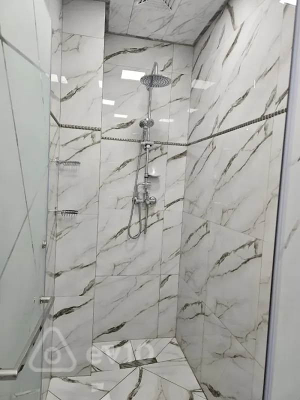 Kirayə verilir 3 otaqlı yeni tikili 136 m²