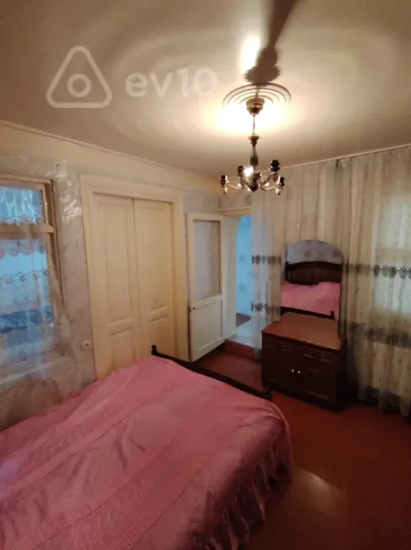 Kirayə verilir 2 otaqlı həyət evi 111 m²