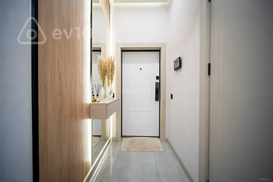 Kirayə verilir 2 otaqlı yeni tikili 70 m²