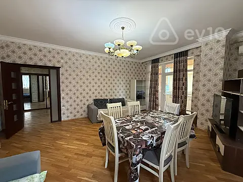 Kirayə verilir 3 otaqlı yeni tikili 95 m²