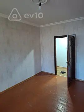 Kirayə verilir 3 otaqlı köhnə tikili 80 m²