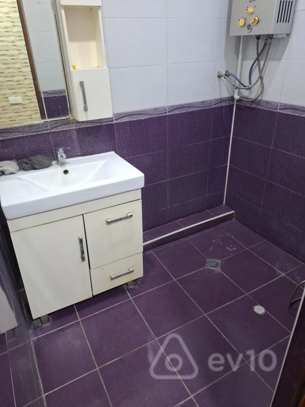 Kirayə verilir 3 otaqlı köhnə tikili 80 m²