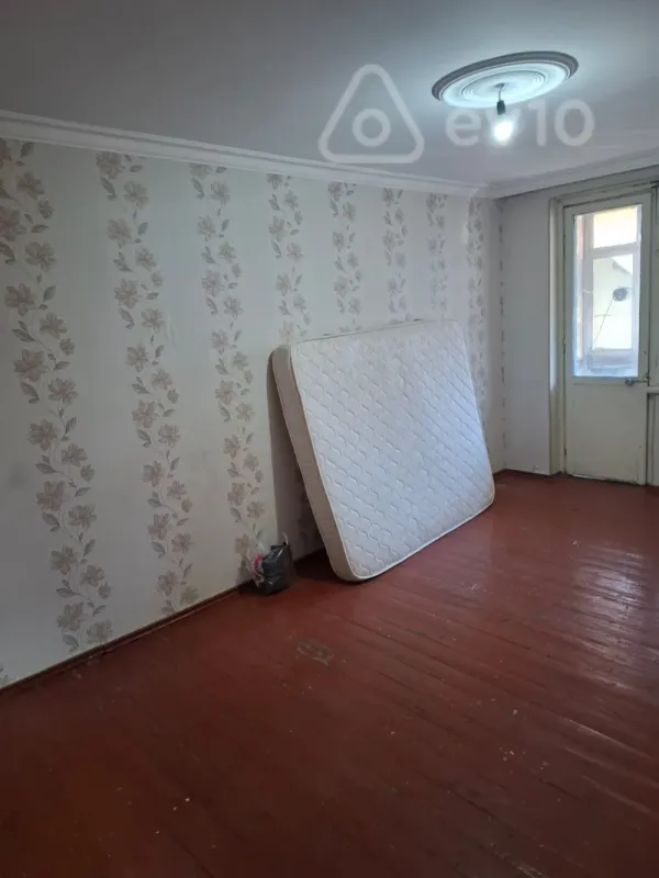 Kirayə verilir 3 otaqlı köhnə tikili 80 m²