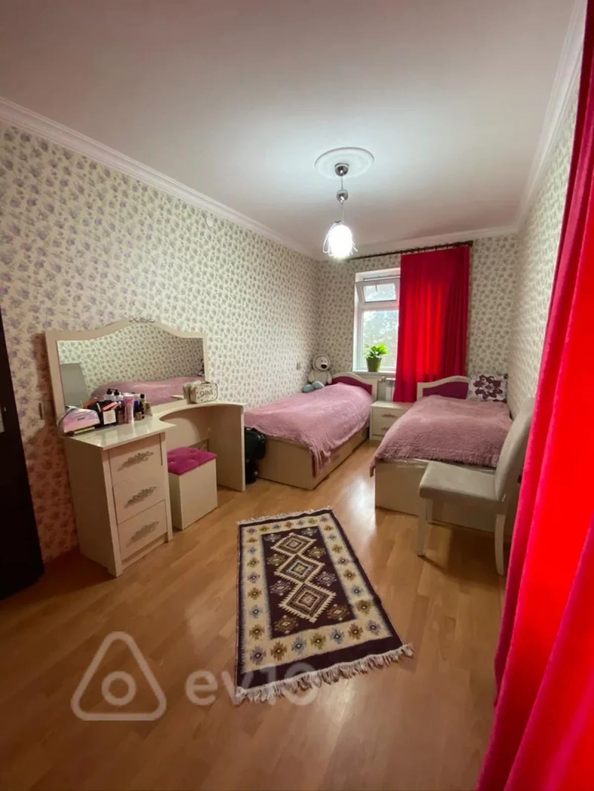 Satılır 3 otaqlı köhnə tikili 50 m²