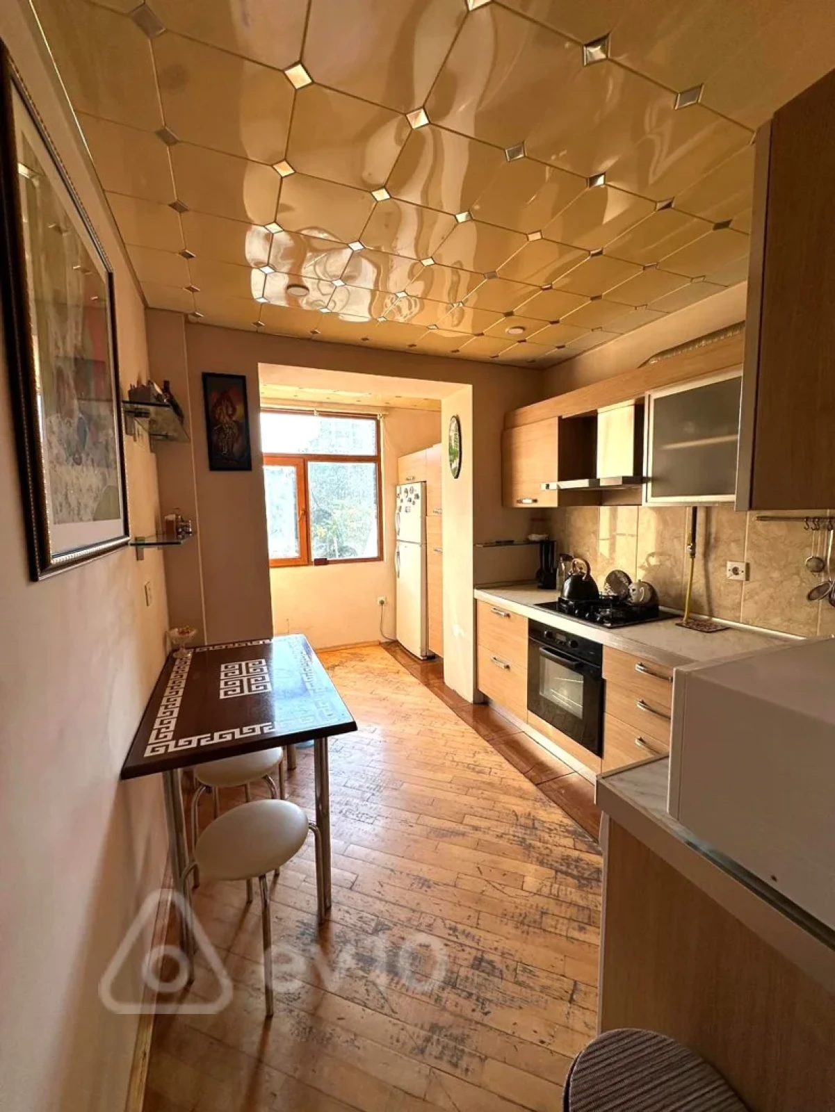 Satılır 4 otaqlı köhnə tikili 100 m²