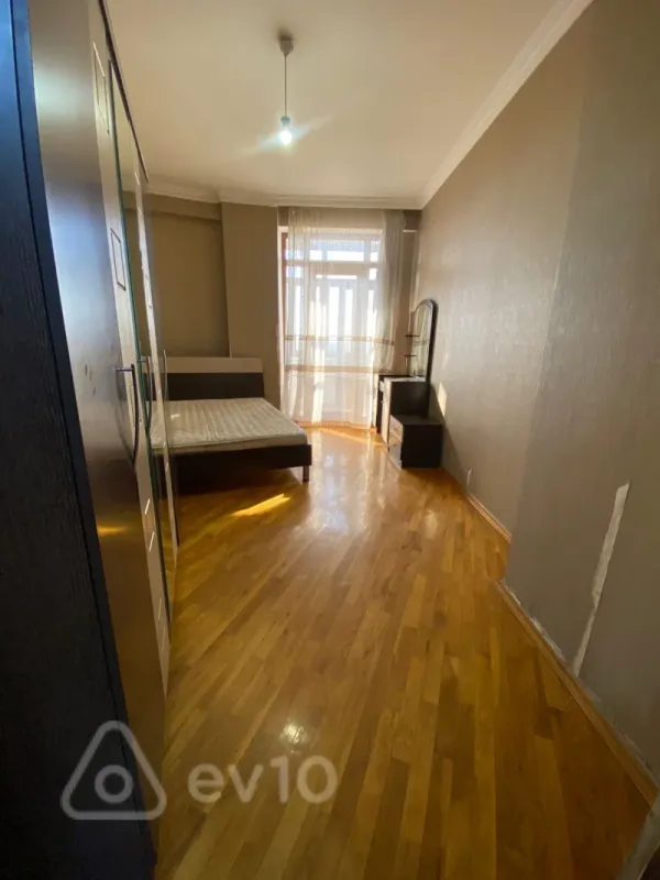 Kirayə verilir 3 otaqlı yeni tikili 120 m²