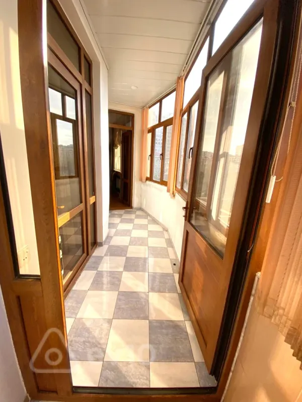 Kirayə verilir 3 otaqlı yeni tikili 120 m²