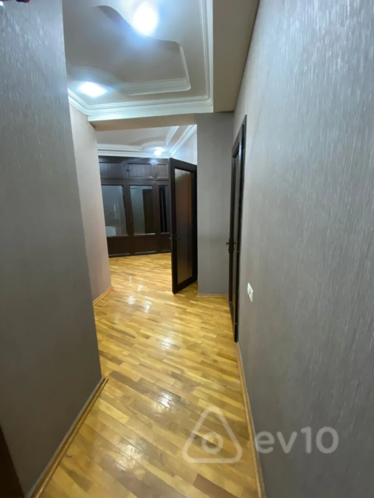 Kirayə verilir 3 otaqlı yeni tikili 120 m²
