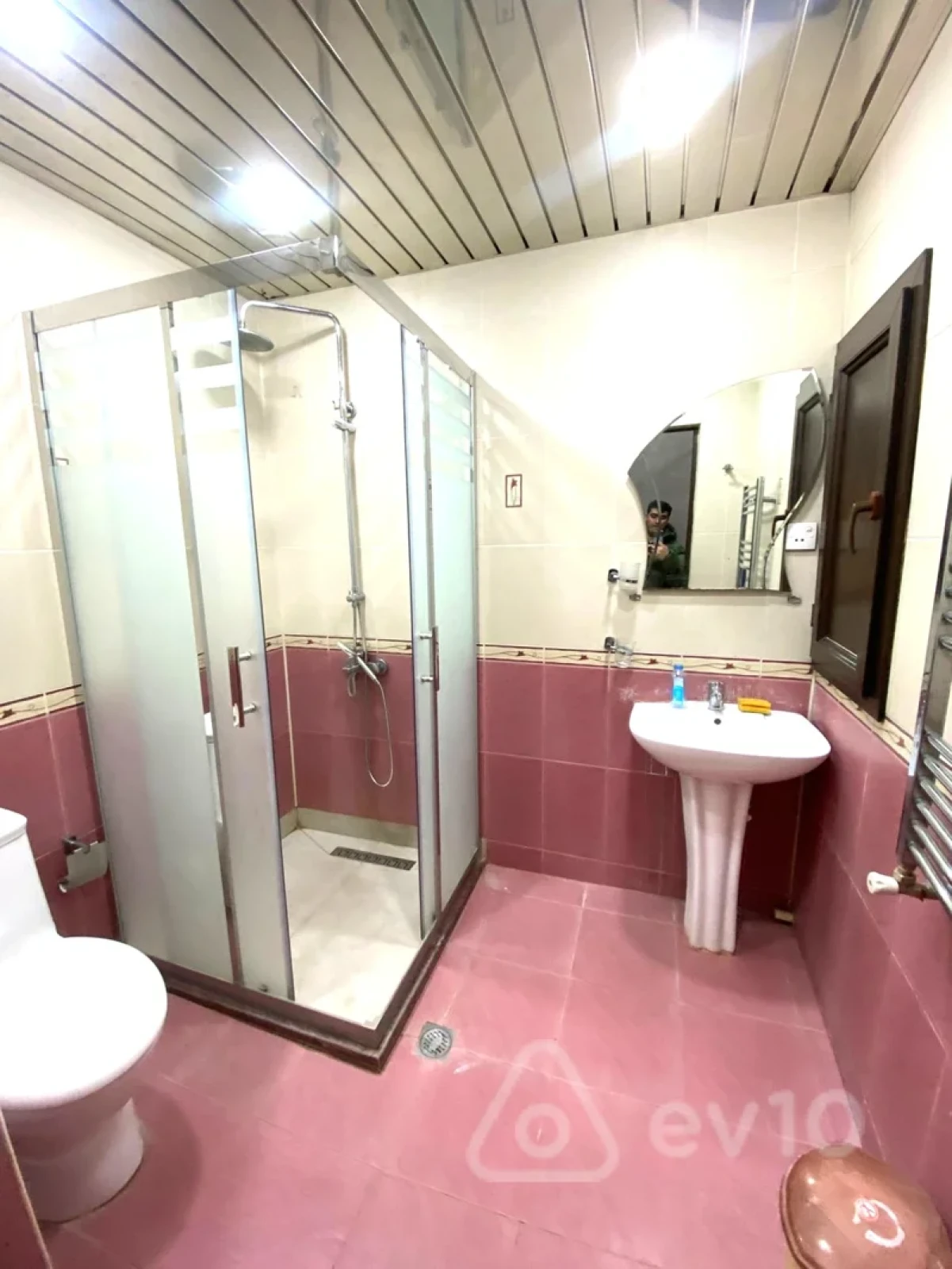 Kirayə verilir 3 otaqlı yeni tikili 120 m²