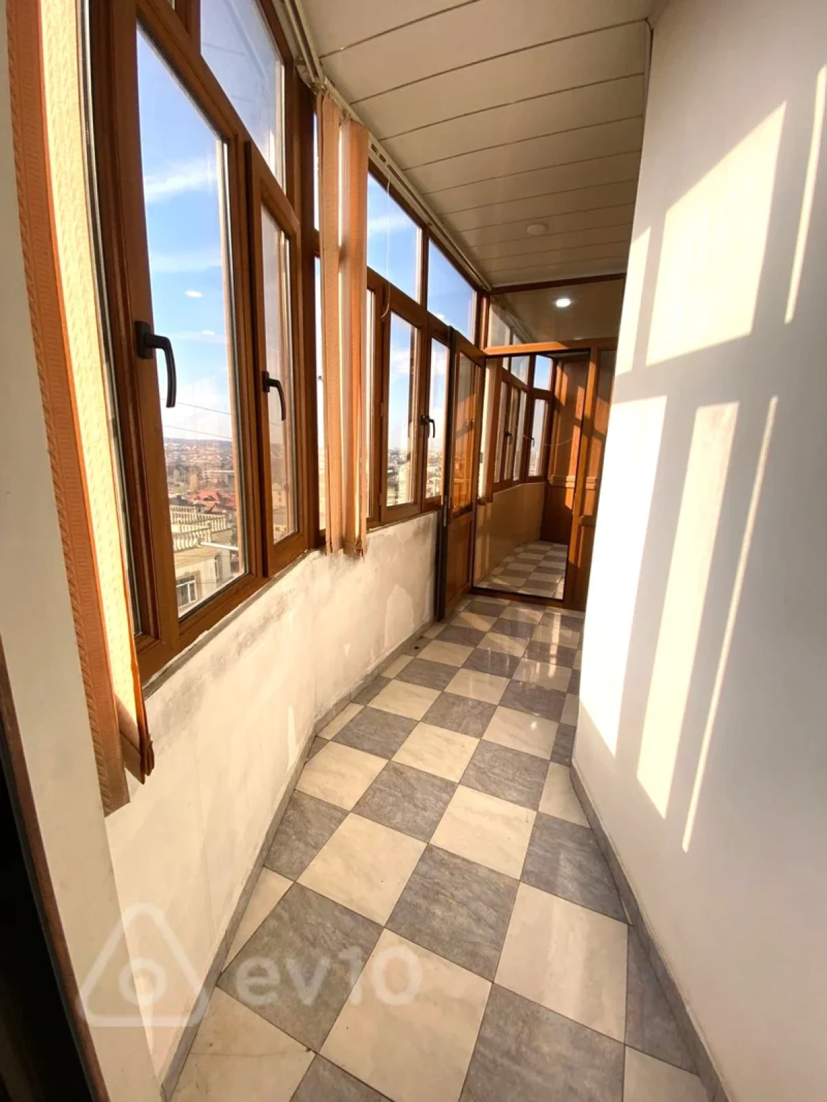 Kirayə verilir 3 otaqlı yeni tikili 120 m²