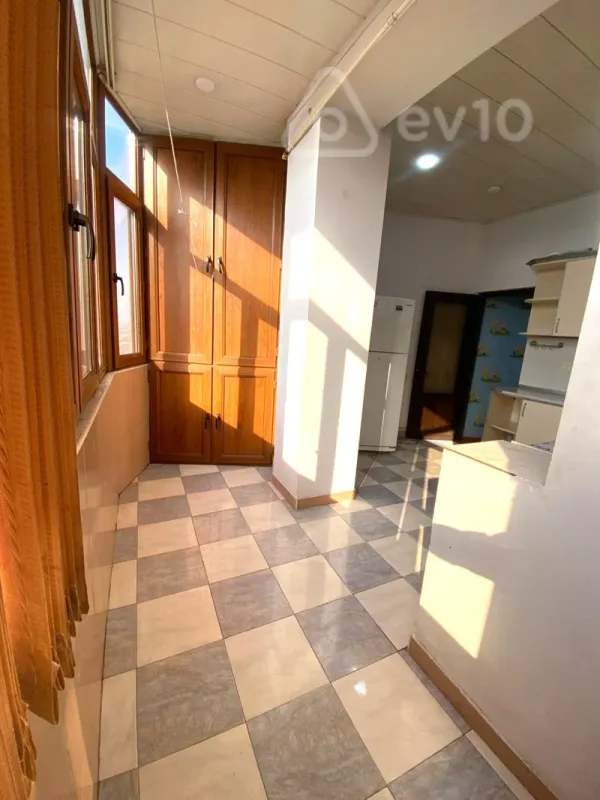 Kirayə verilir 3 otaqlı yeni tikili 120 m²