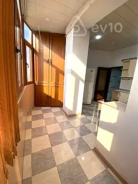 Kirayə verilir 3 otaqlı yeni tikili 120 m²