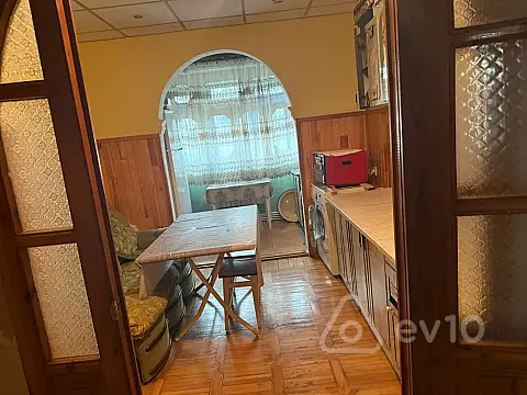 Satılır 3 otaqlı köhnə tikili 80 m²