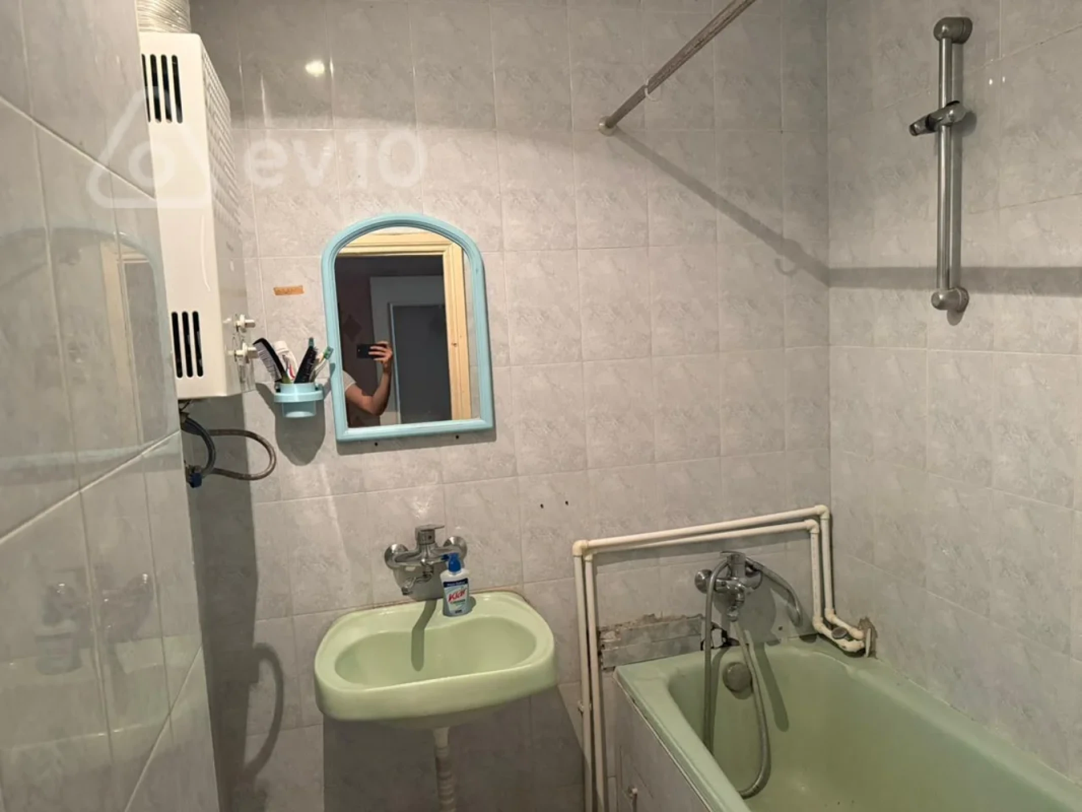 Satılır 3 otaqlı köhnə tikili 80 m²