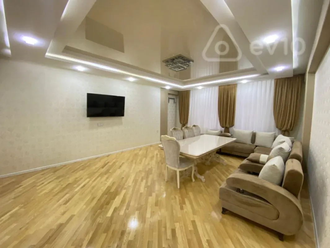 Satılır 3 otaqlı yeni tikili 156 m²