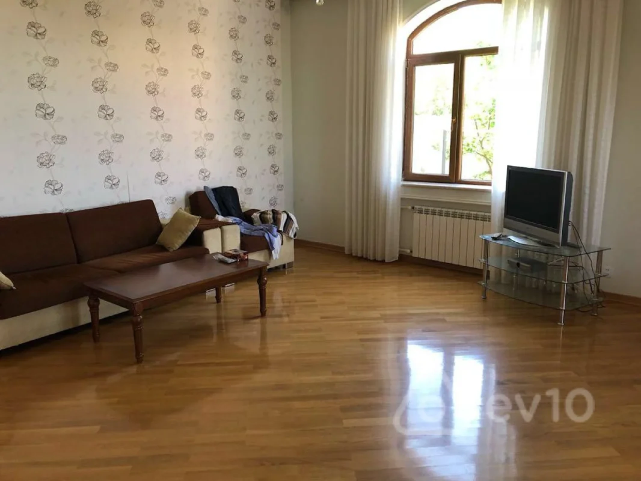 Kirayə verilir 7 otaqlı həyət evi 450 m²