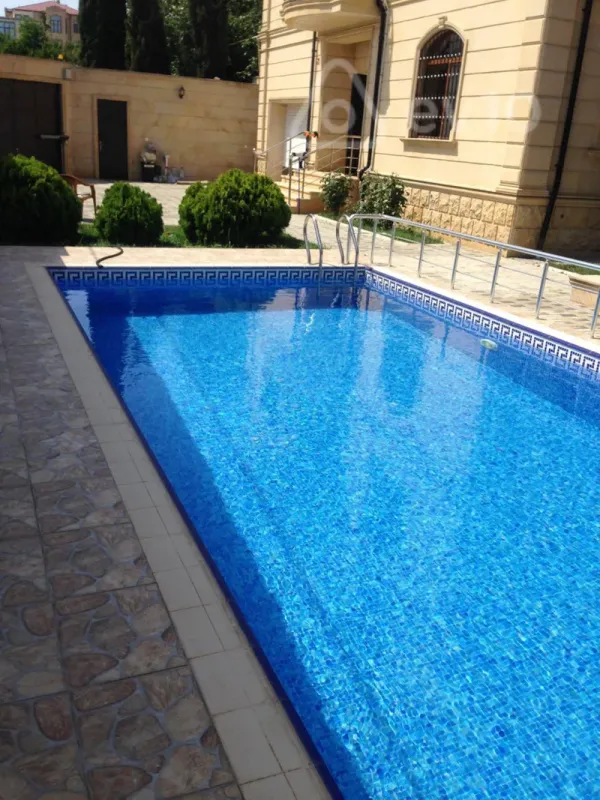 Kirayə verilir 7 otaqlı həyət evi 450 m²