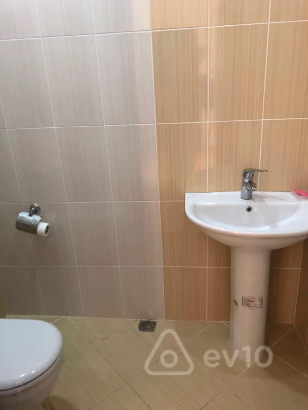 Kirayə verilir 7 otaqlı həyət evi 450 m²