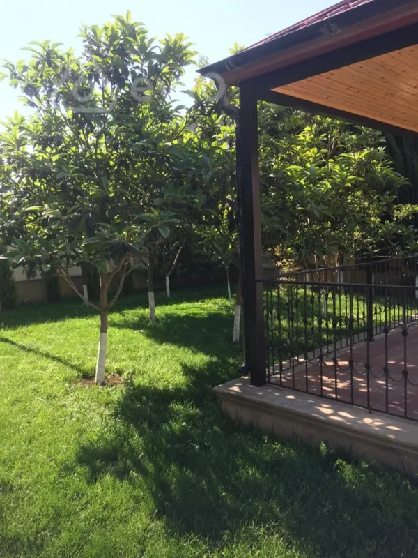 Kirayə verilir 7 otaqlı həyət evi 450 m²