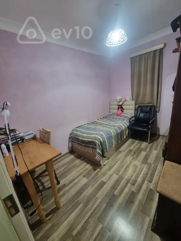 Satılır 3 otaqlı köhnə tikili 60 m²
