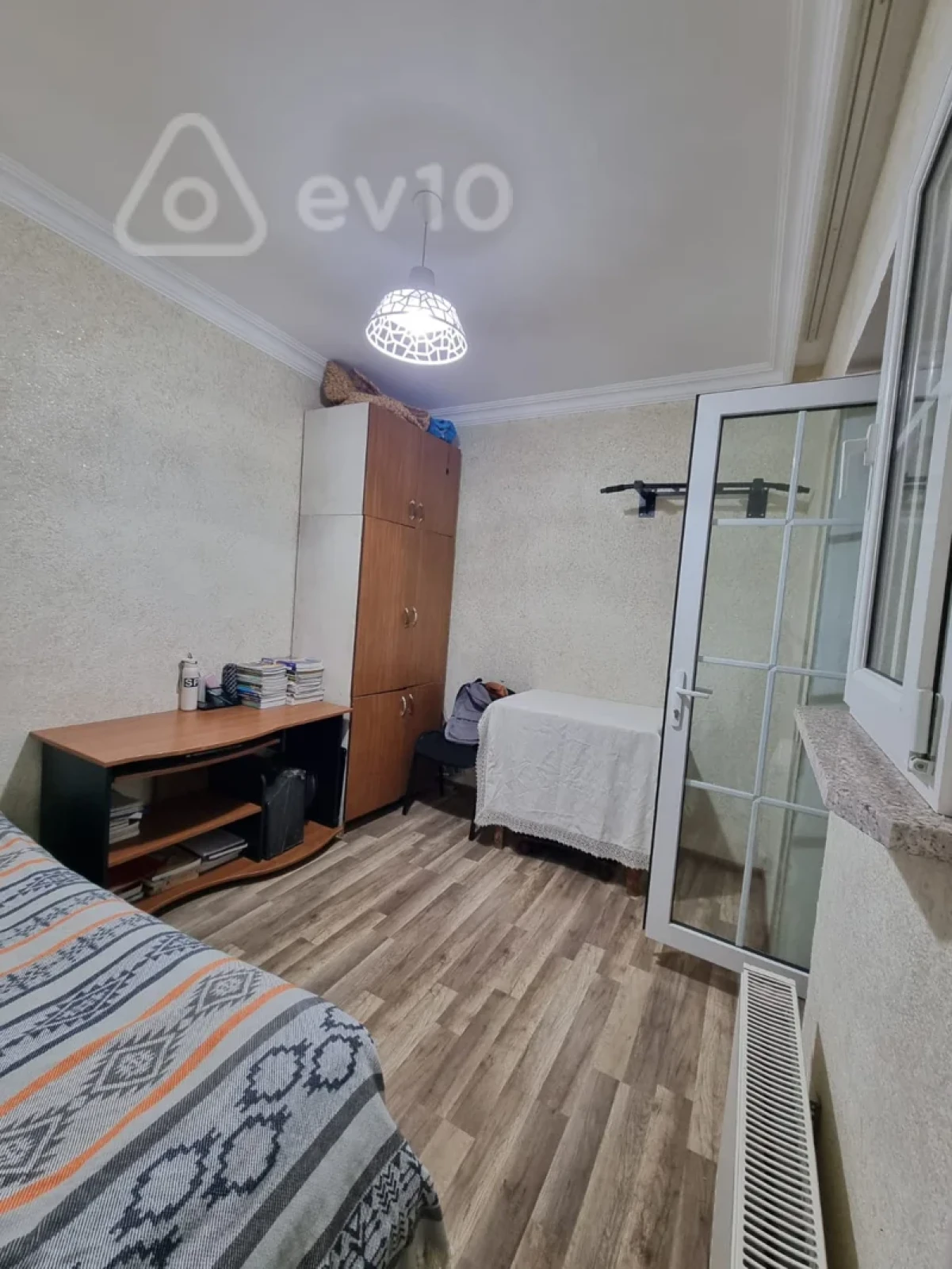 Satılır 3 otaqlı köhnə tikili 60 m²