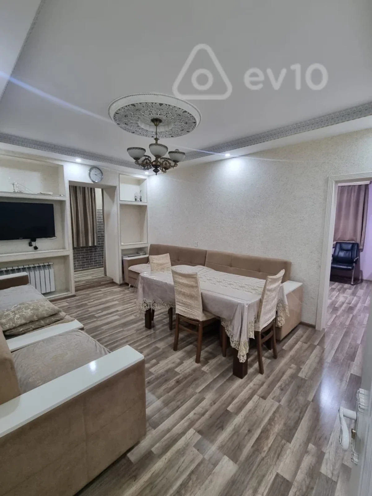 Satılır 3 otaqlı köhnə tikili 60 m²