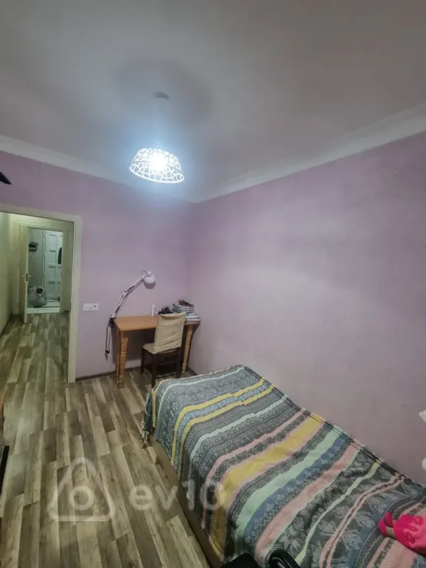 Satılır 3 otaqlı köhnə tikili 60 m²