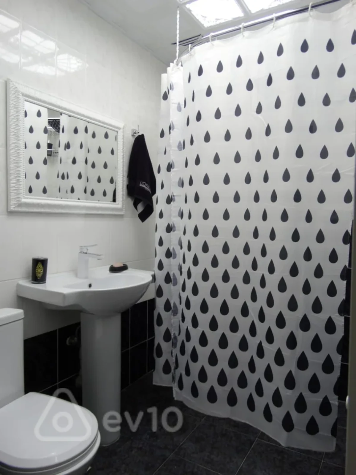 Kirayə verilir 2 otaqlı köhnə tikili 50 m²