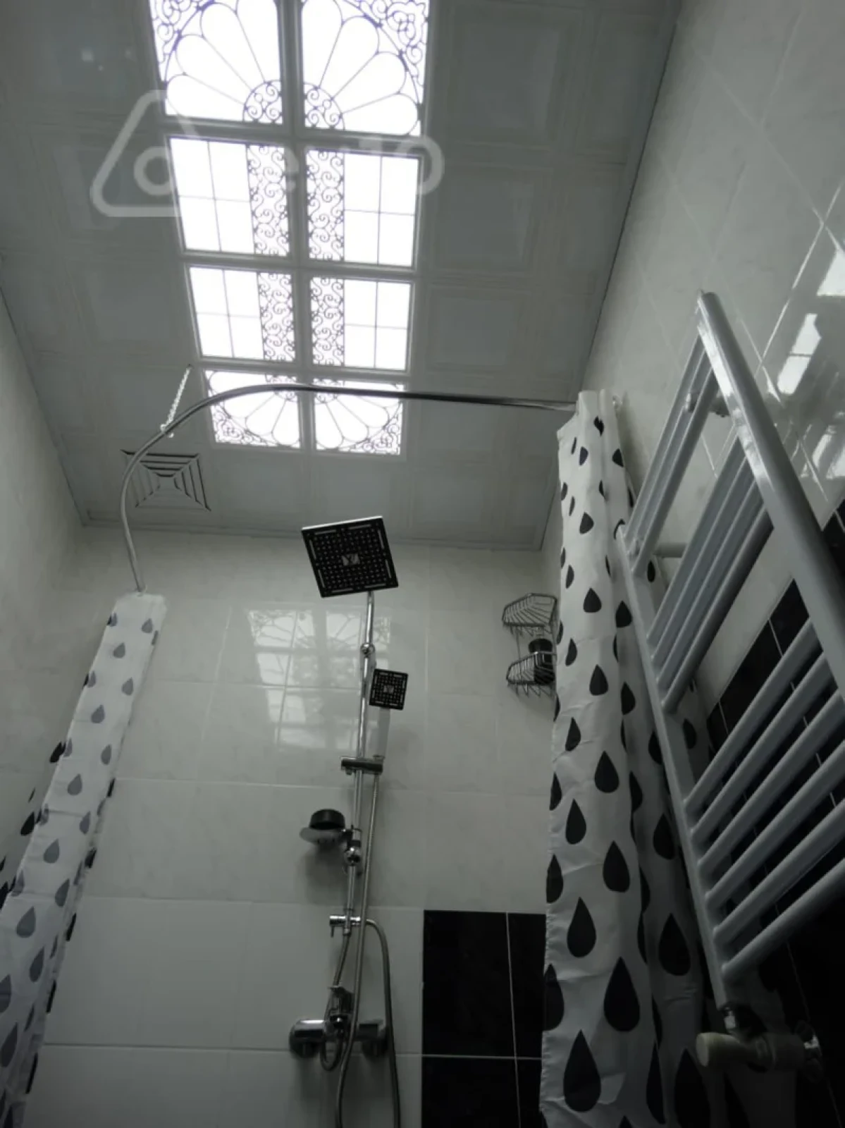 Kirayə verilir 2 otaqlı köhnə tikili 50 m²