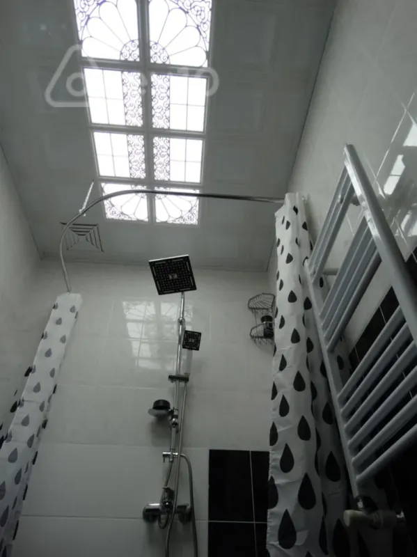 Kirayə verilir 2 otaqlı köhnə tikili 50 m²