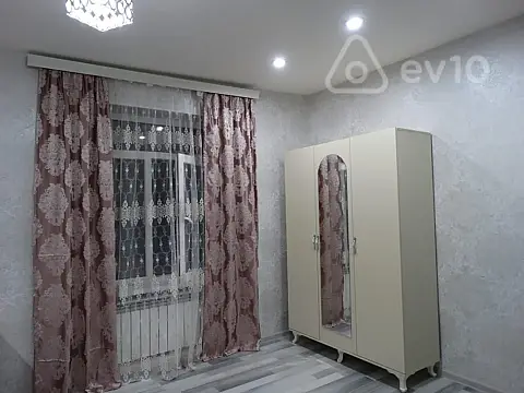 Kirayə verilir 2 otaqlı köhnə tikili 50 m²