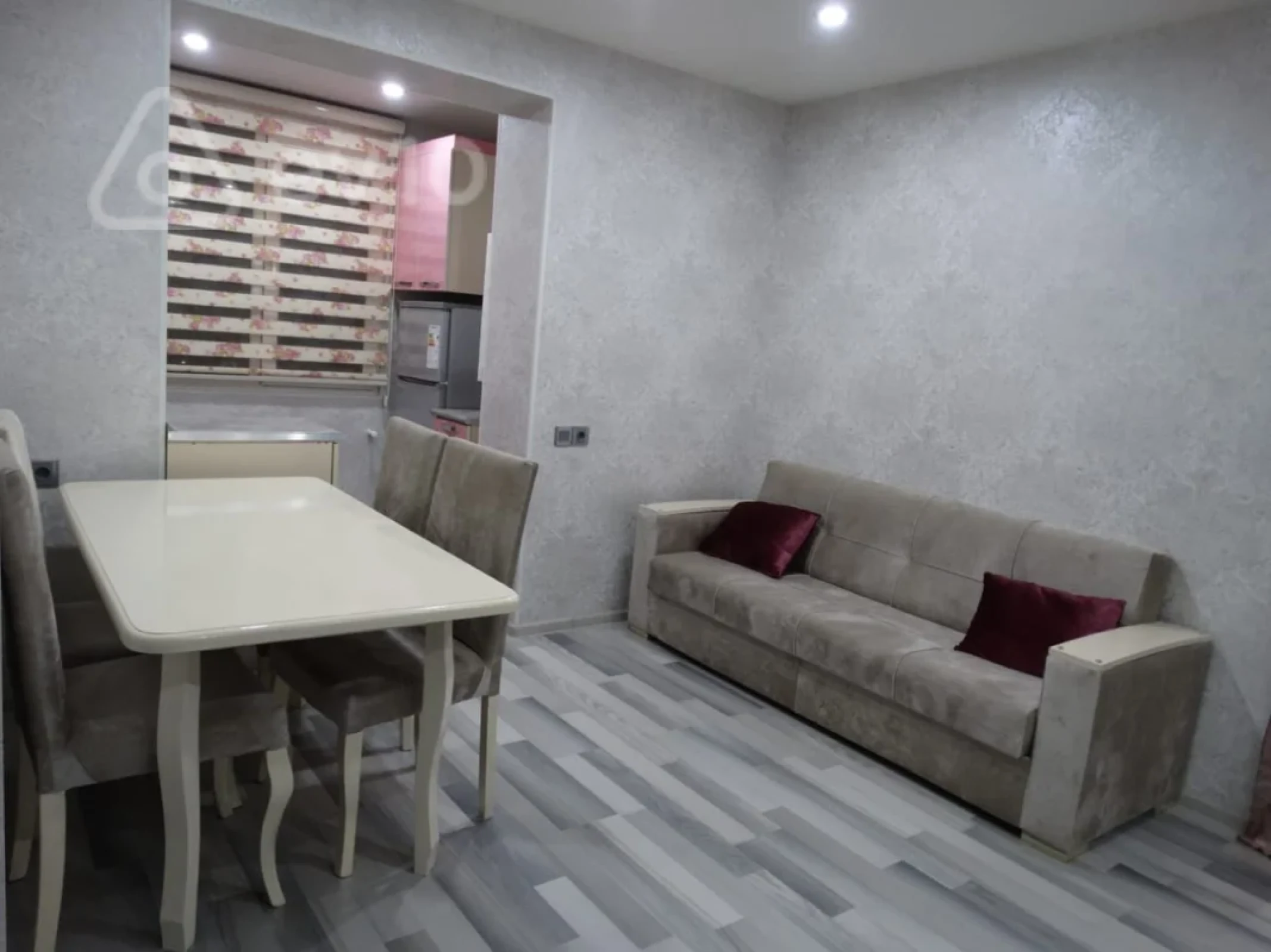 Kirayə verilir 2 otaqlı köhnə tikili 50 m²