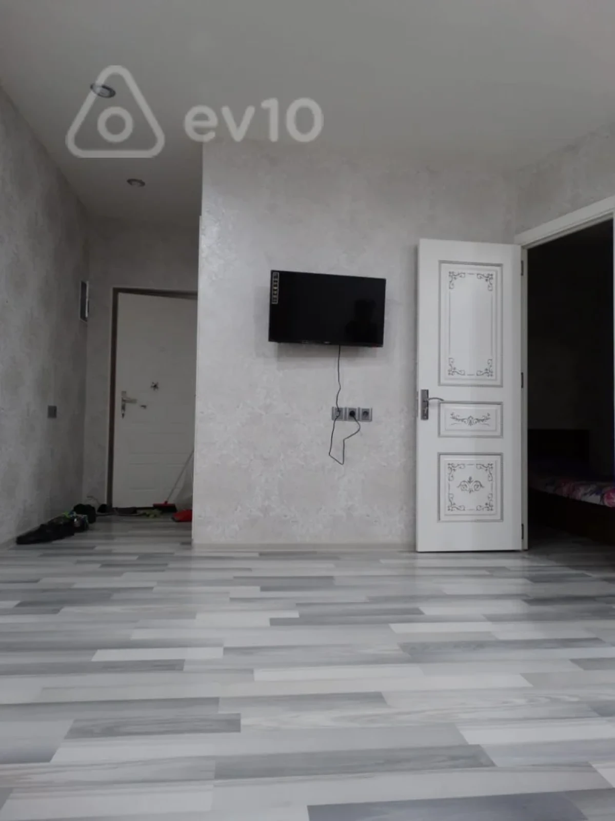 Kirayə verilir 2 otaqlı köhnə tikili 50 m²