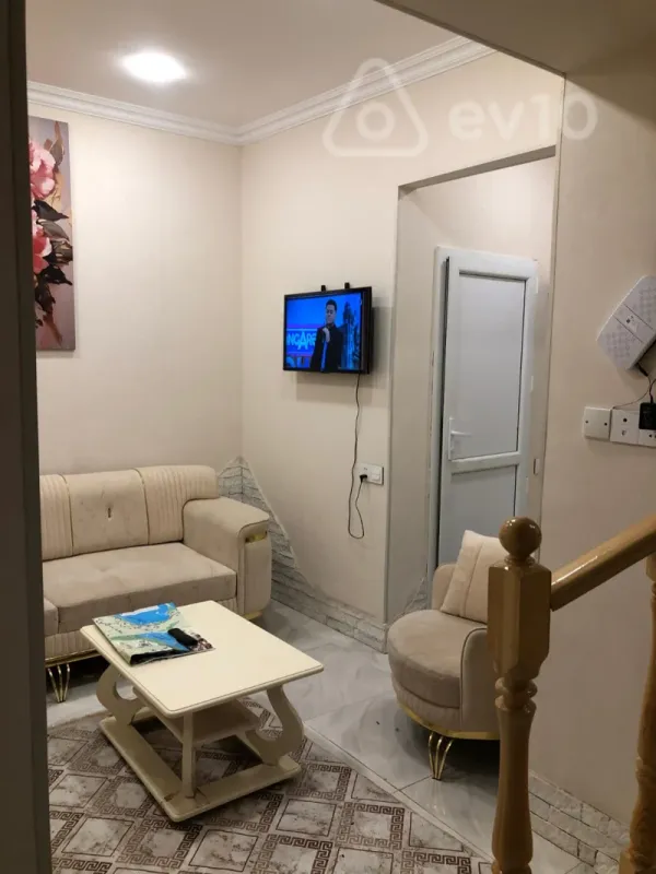 Satılır 2 otaqlı köhnə tikili 40 m²