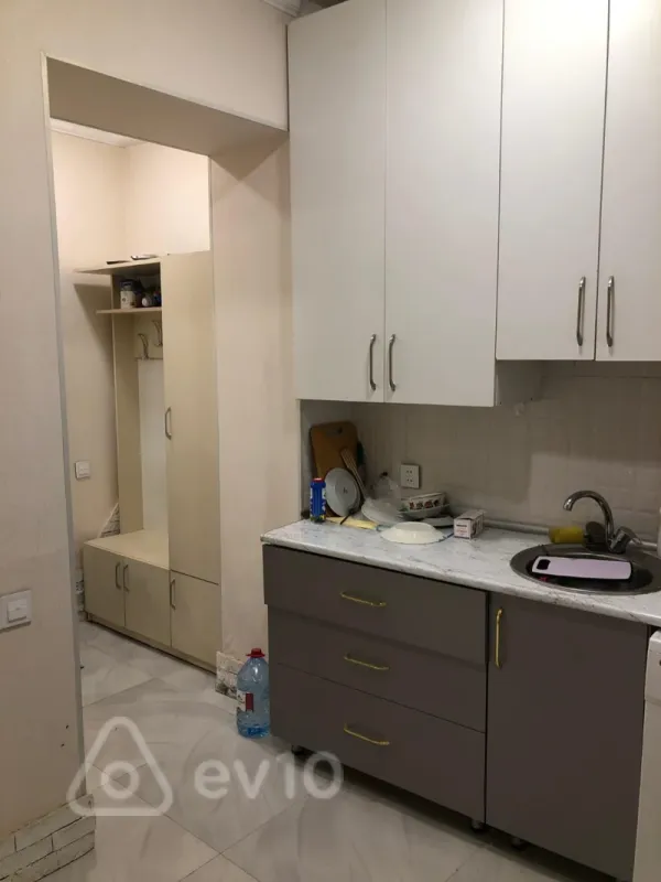 Satılır 2 otaqlı köhnə tikili 40 m²