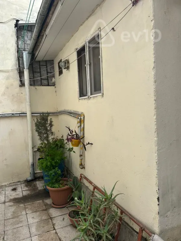 Kirayə verilir 1 otaqlı həyət evi 30 m²
