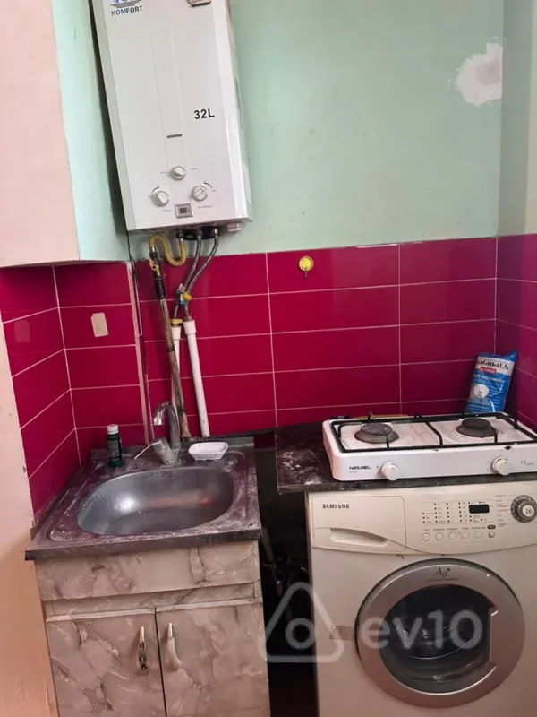 Kirayə verilir 1 otaqlı həyət evi 30 m²