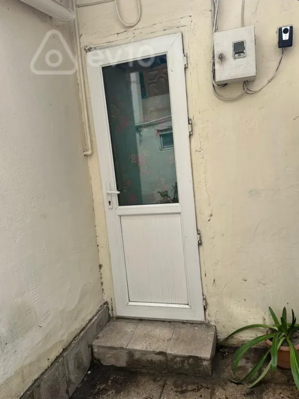 Kirayə verilir 1 otaqlı həyət evi 30 m²