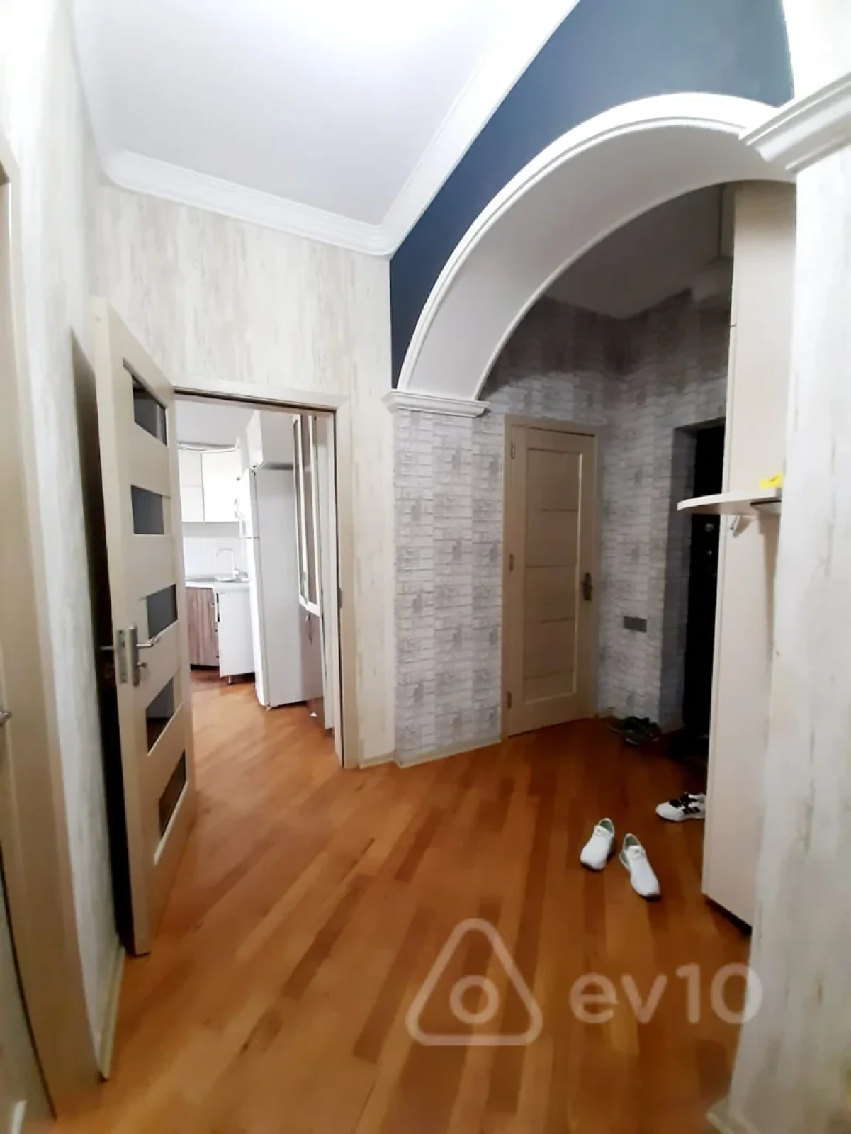 Kirayə verilir 2 otaqlı yeni tikili 70 m²