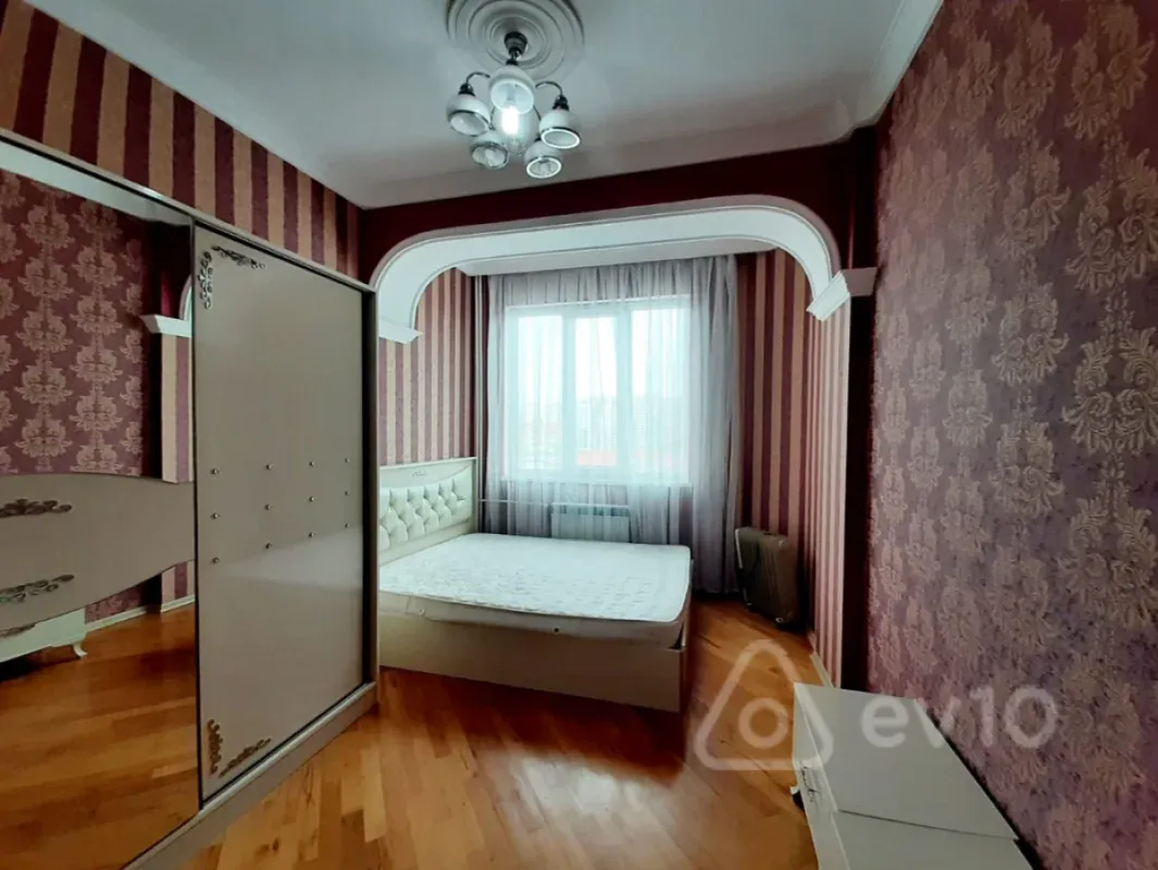 Kirayə verilir 2 otaqlı yeni tikili 70 m²